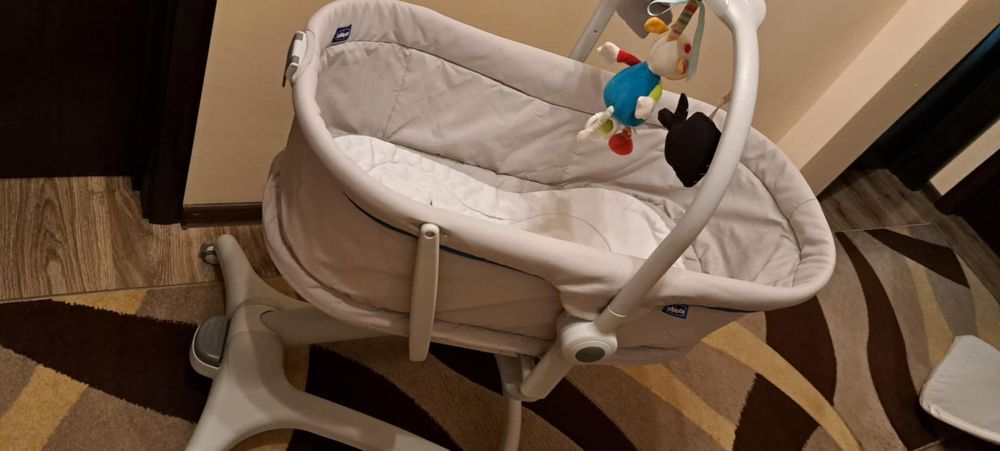 Chicco baby hug 4v1- кошара,шезлонг,стол+подарък-матрак