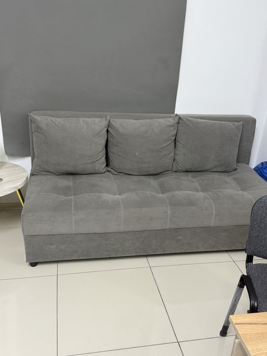 Продам диван в хорошем состояние