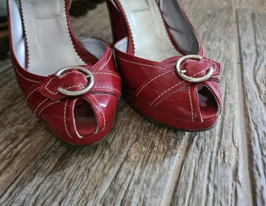 Sandale/ Pantofi cu toc rosii marimea 38, 25 cm interiori