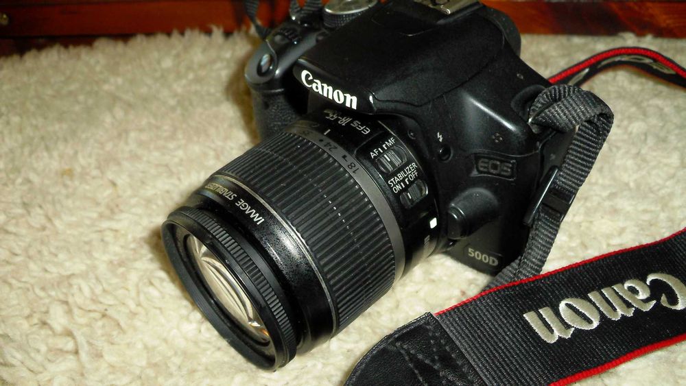 Фотоапарат DSLR Canon EOS 500D + EF-S 18-55 IS KIT или 50мм /1.8