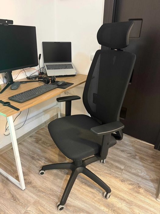 Scaun Ergonomic TRAFFIC CHAIRS mesh negru - ca nou