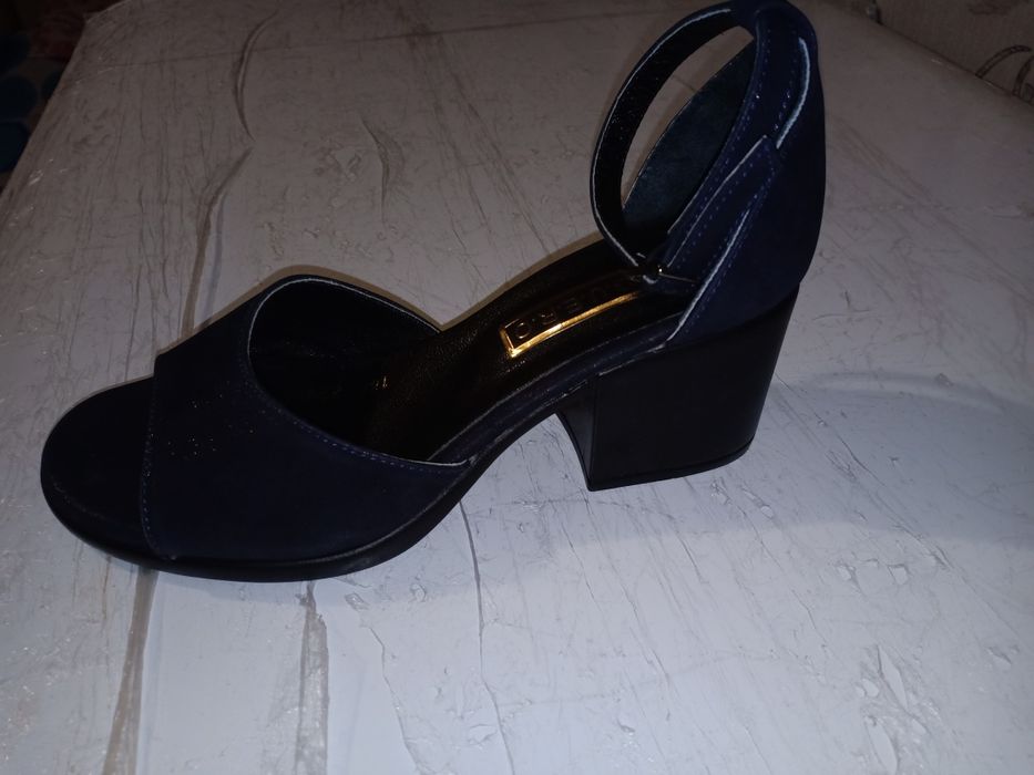 Босоножки женские