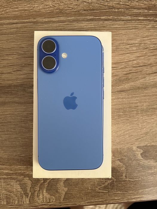 Продам iPhone 16