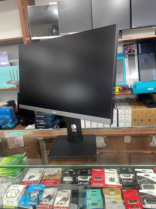 Acer Veriton A810 All-in-One i3-N305 8GB 512GB 24'' ips