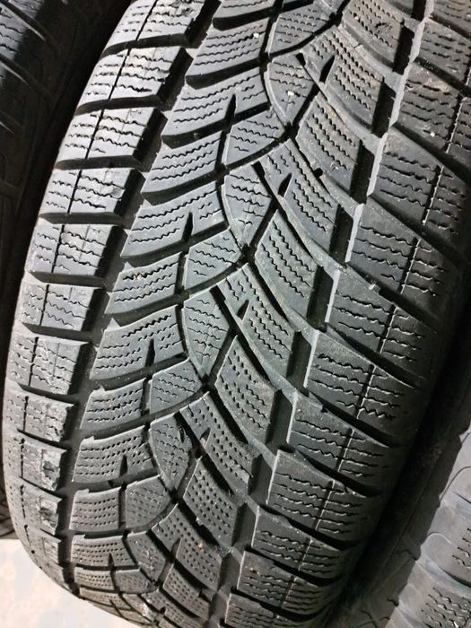 4 anvelope iarnă 235 60 r17 Goodyear