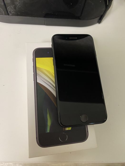 Айфон SE 2020 года 128 гб