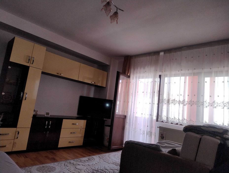 Vând sau schimb apartament cu casa