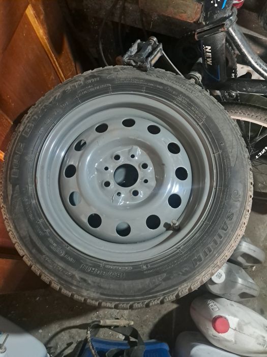 Продам шины комплект   на Ваз