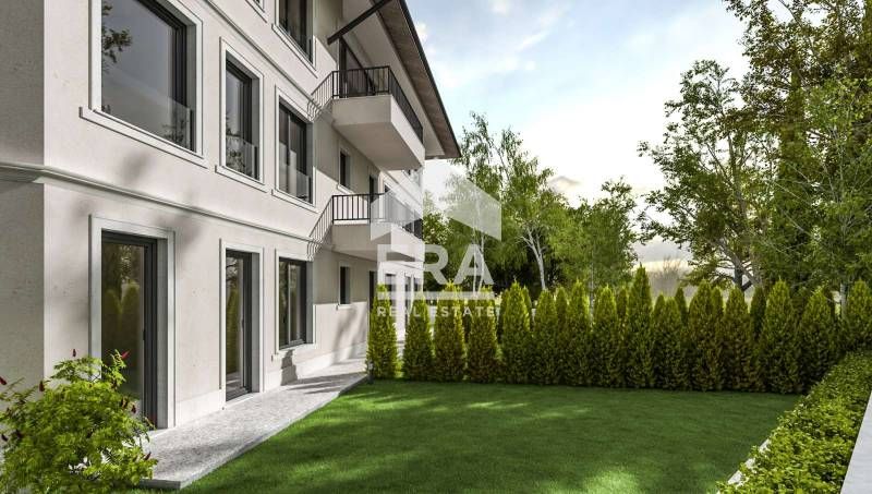 Продава се Тристаен апартамент в Варна, Изгрев - 90 кв.м за 1045 €/кв.м - Снимка #2