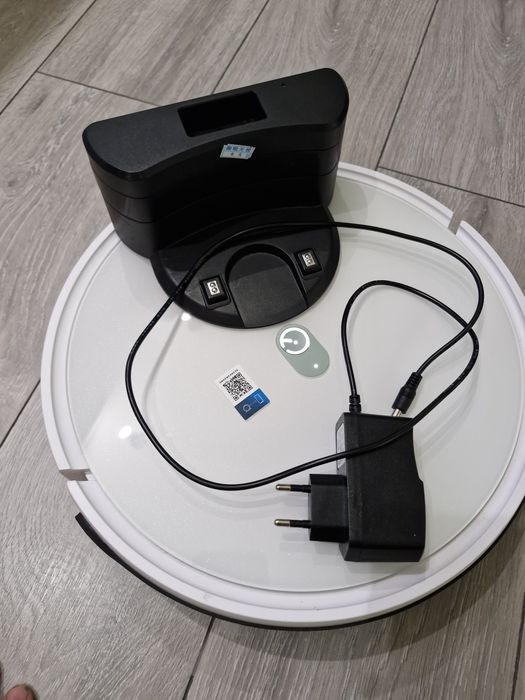 Продавам  прахосмукачка  робот