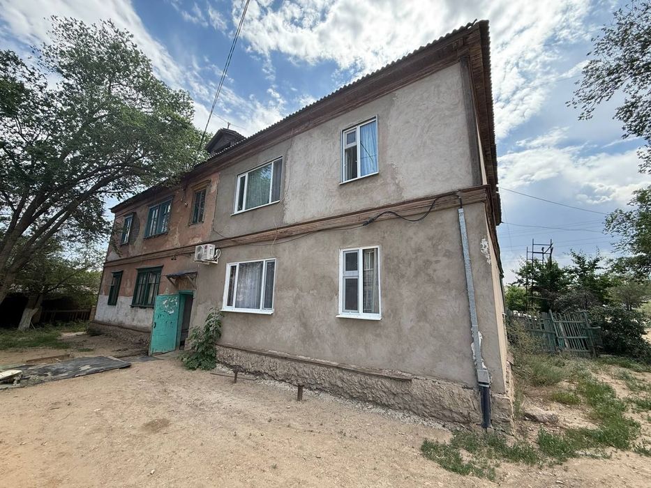 Продаётся 2х комнатная в деревянном доме ул. Холмецкого 66 на 1 этаже