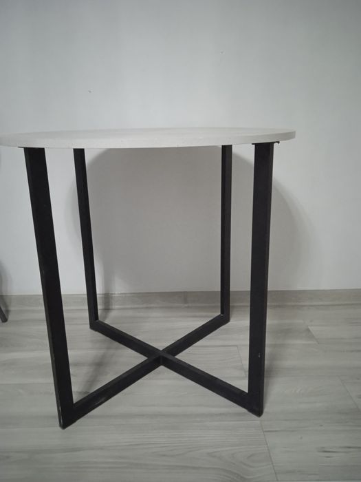 Продам стол и стульчики