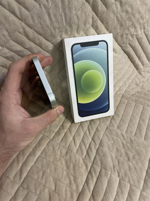 Продам телефон Айфон 12  5G  64Gb