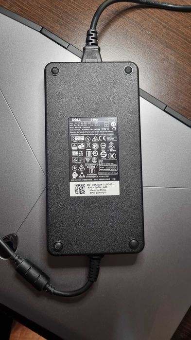 ноутбук игровой Dell Alienware 17