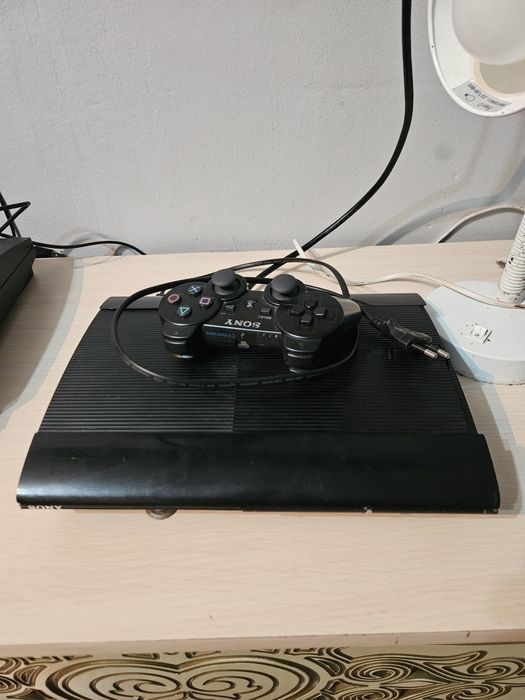 Продам игровую приставку ПС3 прошитая