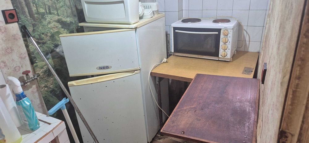 Продава се долен, самостоятелен етаж 30 кв.от къща/ тухла, кв.Даме Груев.