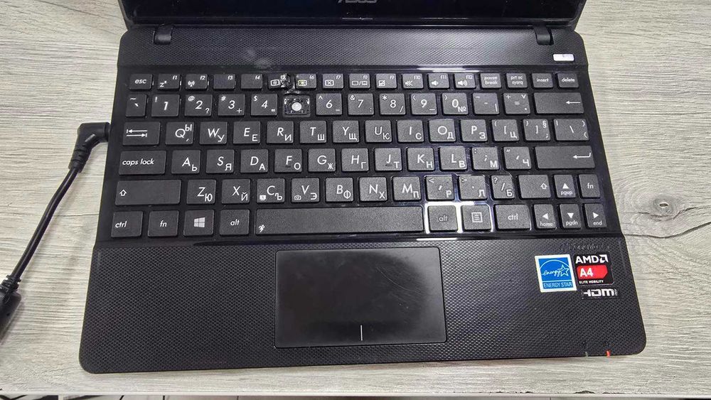 Лаптоп ASUS X102B Тъч скрийн