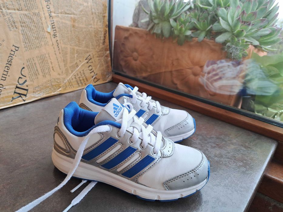 детски маратонки за момче,кецове,спортни обувки,Adidas,номер30,адидас