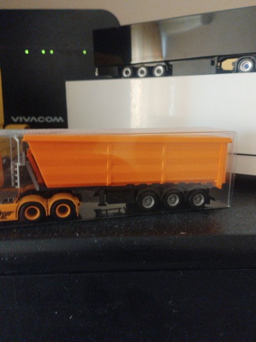 Камион Скания мащаб 1: 87