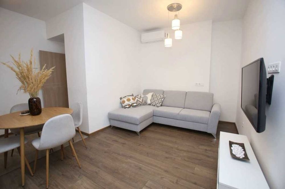 Тристаен апартамент под наем в Идеален Център, 2176074