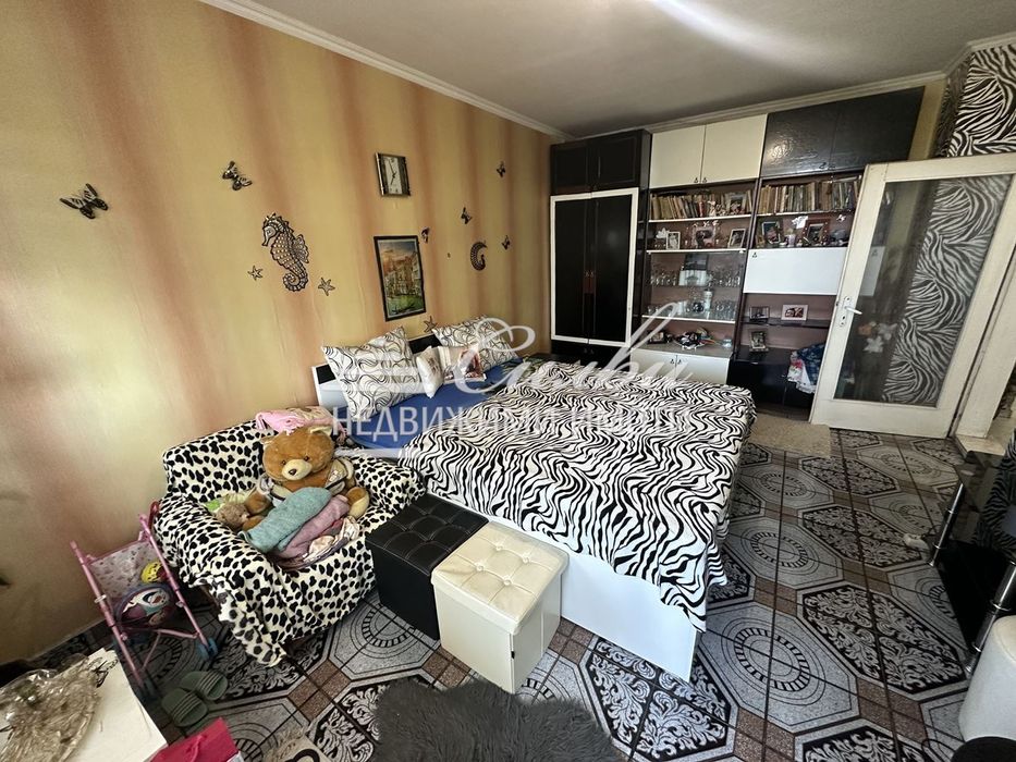 Продава се Тристаен апартамент в Търговище, Запад 2 - 82 кв.м за 901 €/кв.м - Снимка #4