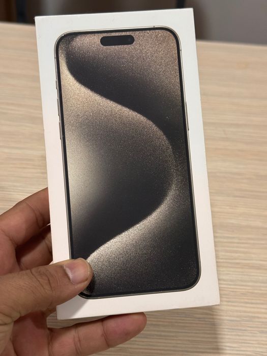 15 pro max natural titanium