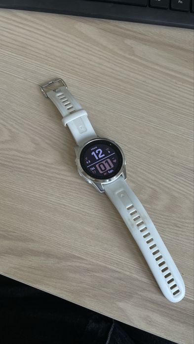 Спортивные часы Garmin Fenix 7s
