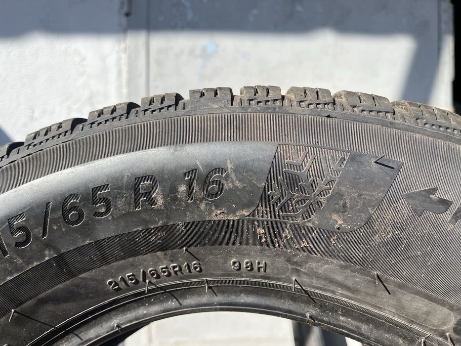2 бр. зимни гуми 215/65/16 Michelin A6 DOT 3623 5,5 mm