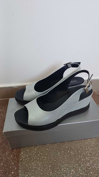 Sandale piele naturala culoare bleu sidefat