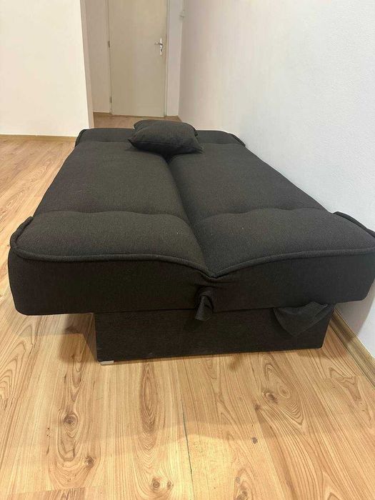 Vânzarea unei canapele