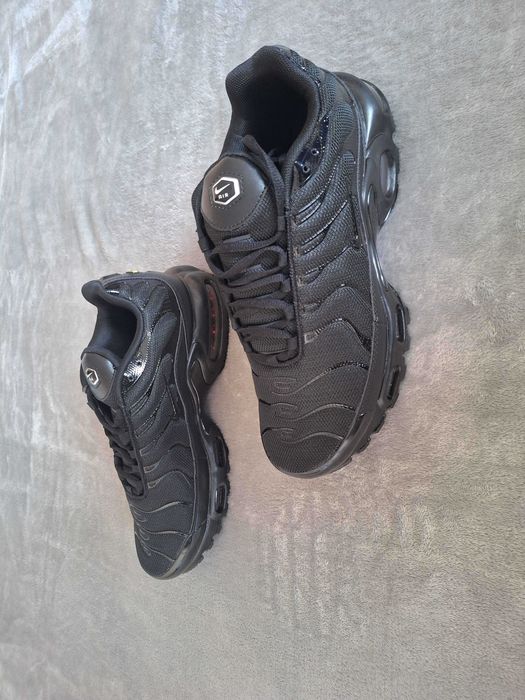 Nike Air Max Plus Triple Black