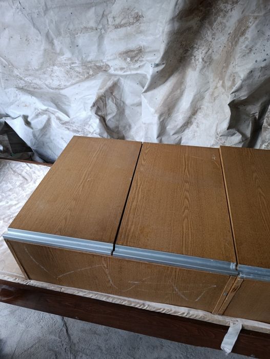Кровать ,шкафы ,стулья раковина