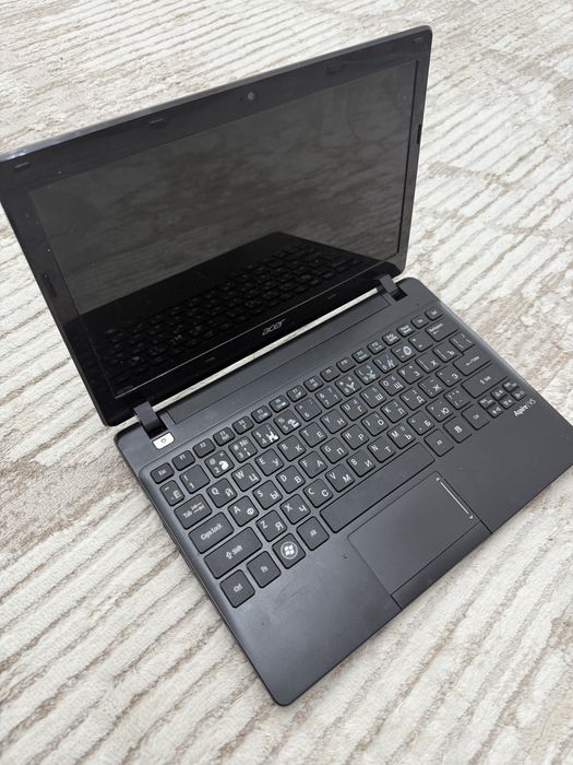Acer нетбук. черный цвет