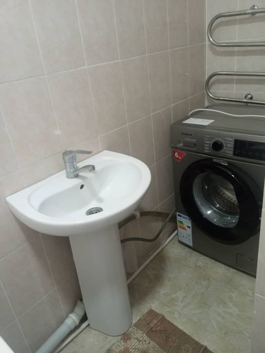 Arzon kvartiralar bor Nurafshon  eski toy tepa