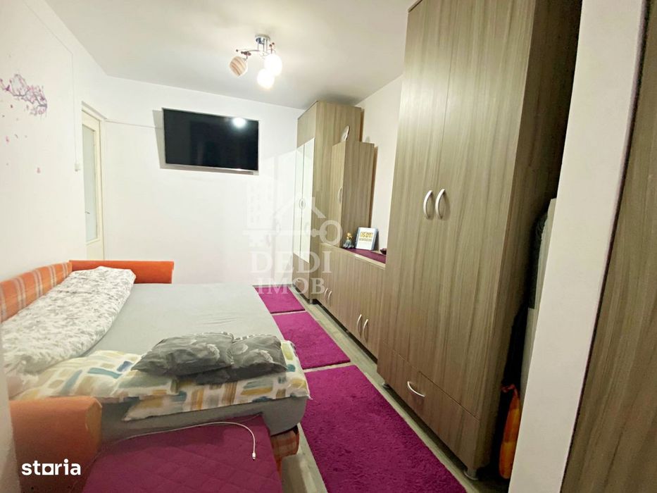 Apartament 3 camere de vânzare in zona Rogerius, Oradea