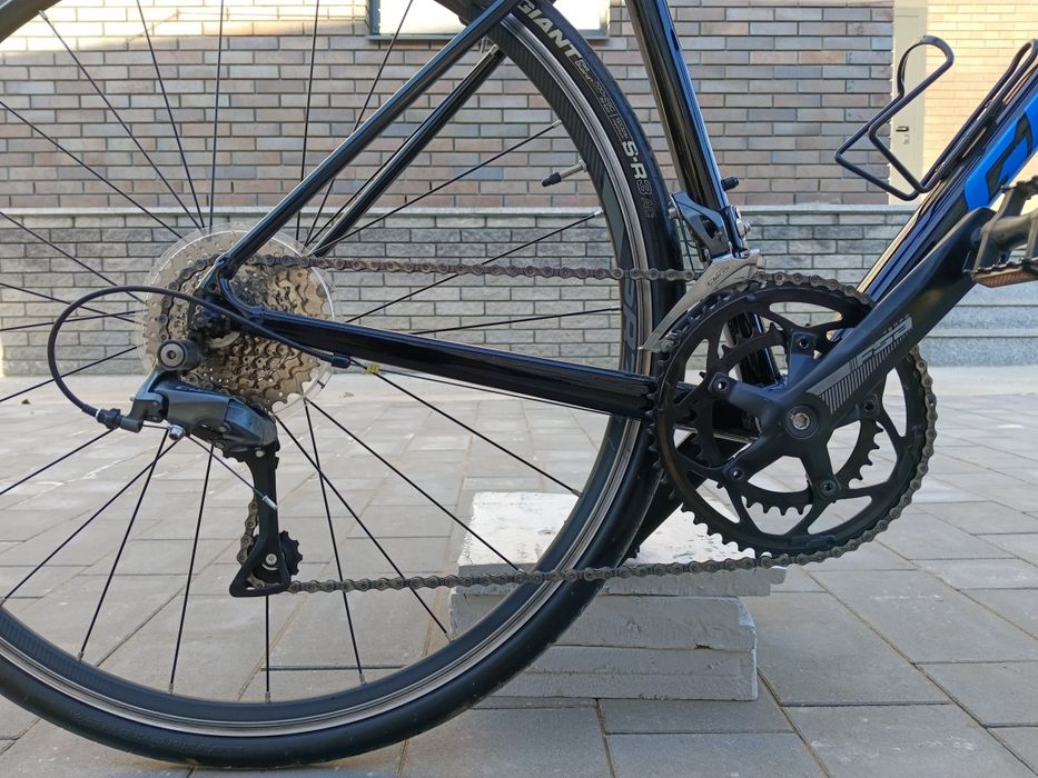 Продам шоссейный велосипед giant