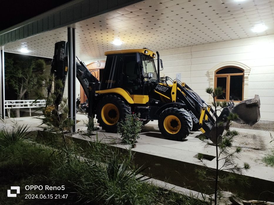 Экскаватор погрузчик МСТ М542