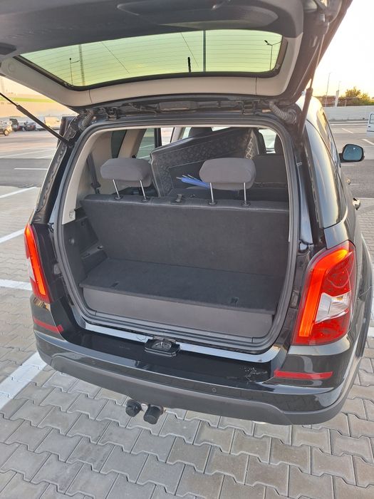 Vând SsangYong Rexton W 4x4 cu 7 locuri din 2016 ca NOU!