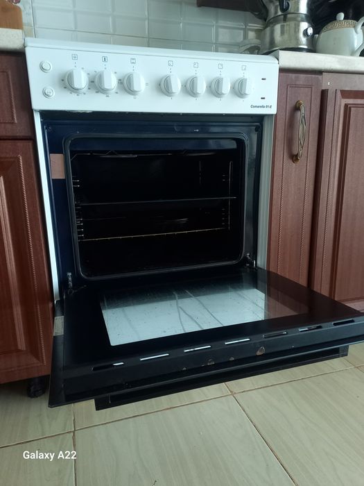 Продам электроплиту