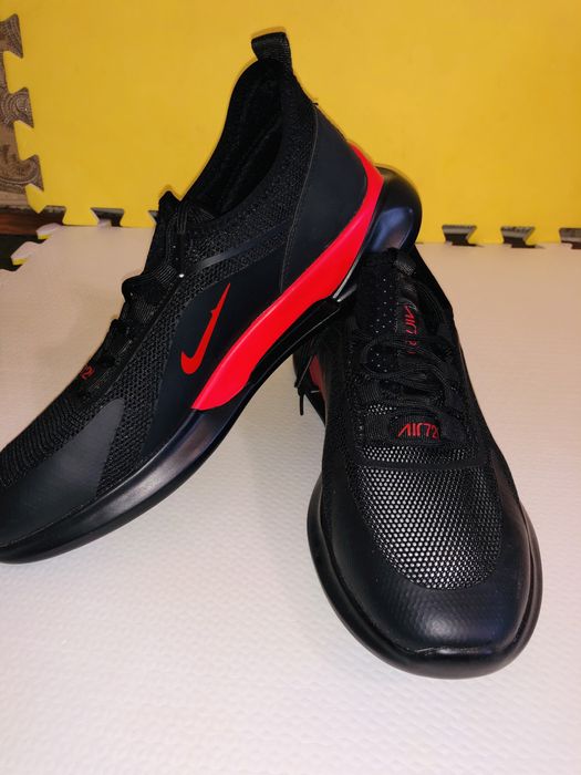 Продам новые кроссовки