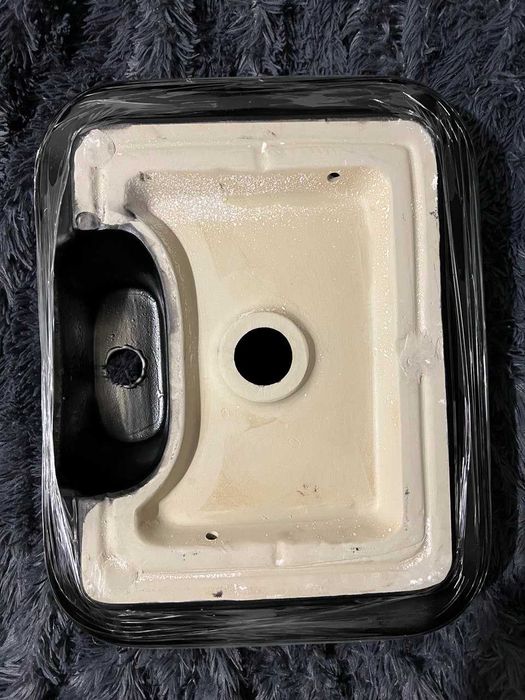 Мивка за баня черна