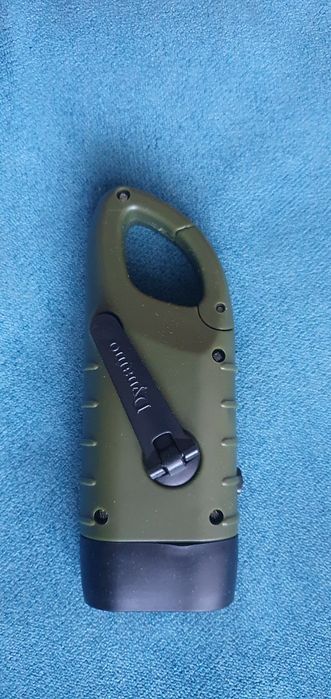 Резервный фонарик с динамо .