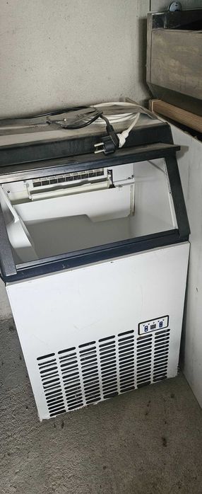Masina profesionala cuburi de gheata, 35 kg/zi, stocare 15 kg cuburi, 300W, ARKTIC by Hendi