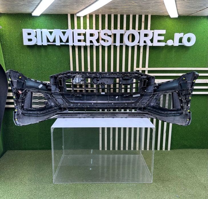 Bara fata Audi Q8 S-line Completa