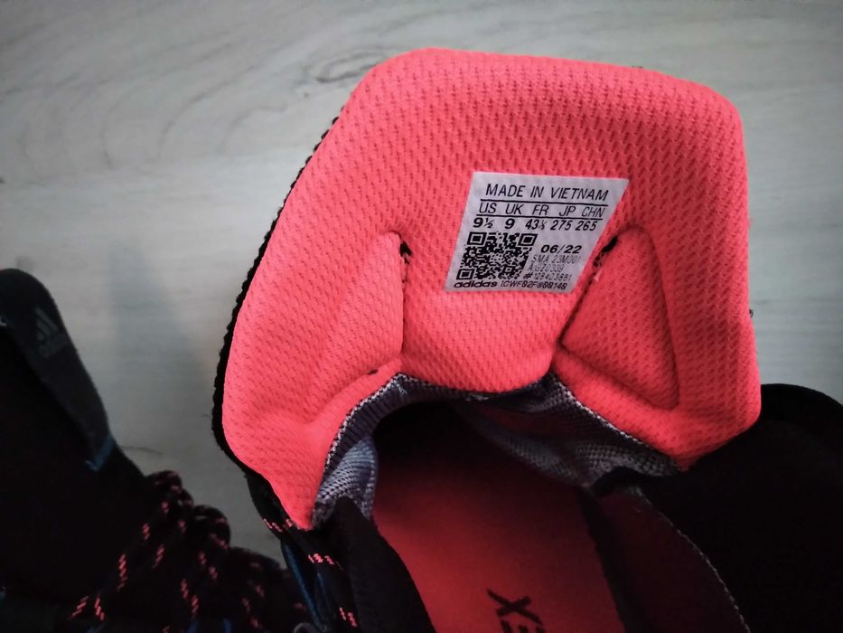 Мъжки оригинални маратонки Адидас размер 43 1/3 цена 100лв.