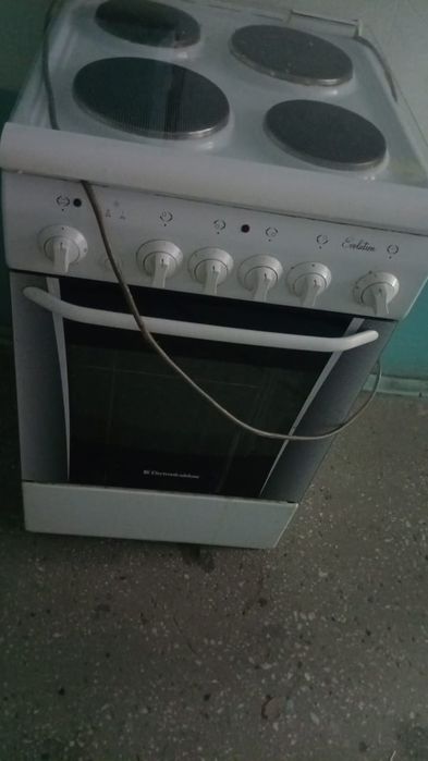 Продам электро плиту