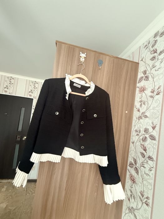 Продаю в отличном состоянии пиджак lichi