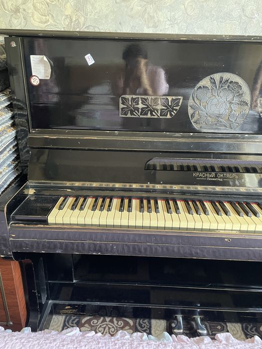 Krasniy oktyabr pianina sotiladi ideal holatda