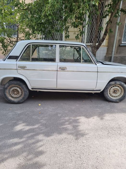 Vaz 2106 sotiladi