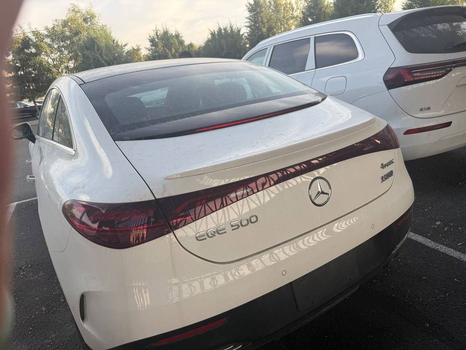 Mercedes eqe 500